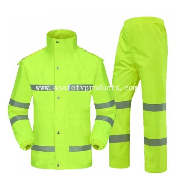 Impermeable impermeable amb banda reflectant
